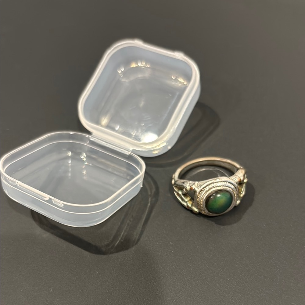 Vintage mood ring